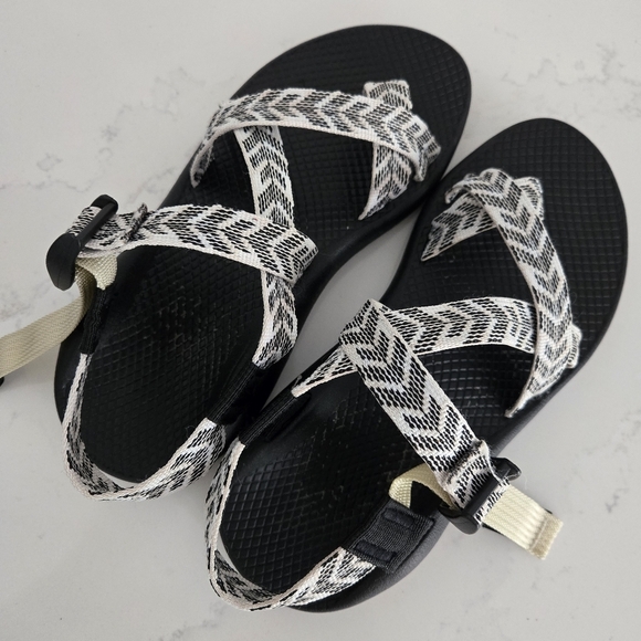 Chaco Z/2 Adjustable Strap Classic Sandals Waterproof Black White Pattern Size 7 - Picture 2 of 7